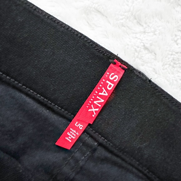 NWT- SPANX Mid Rise Black Pull On Skinny Jean - Picture 7 of 15
